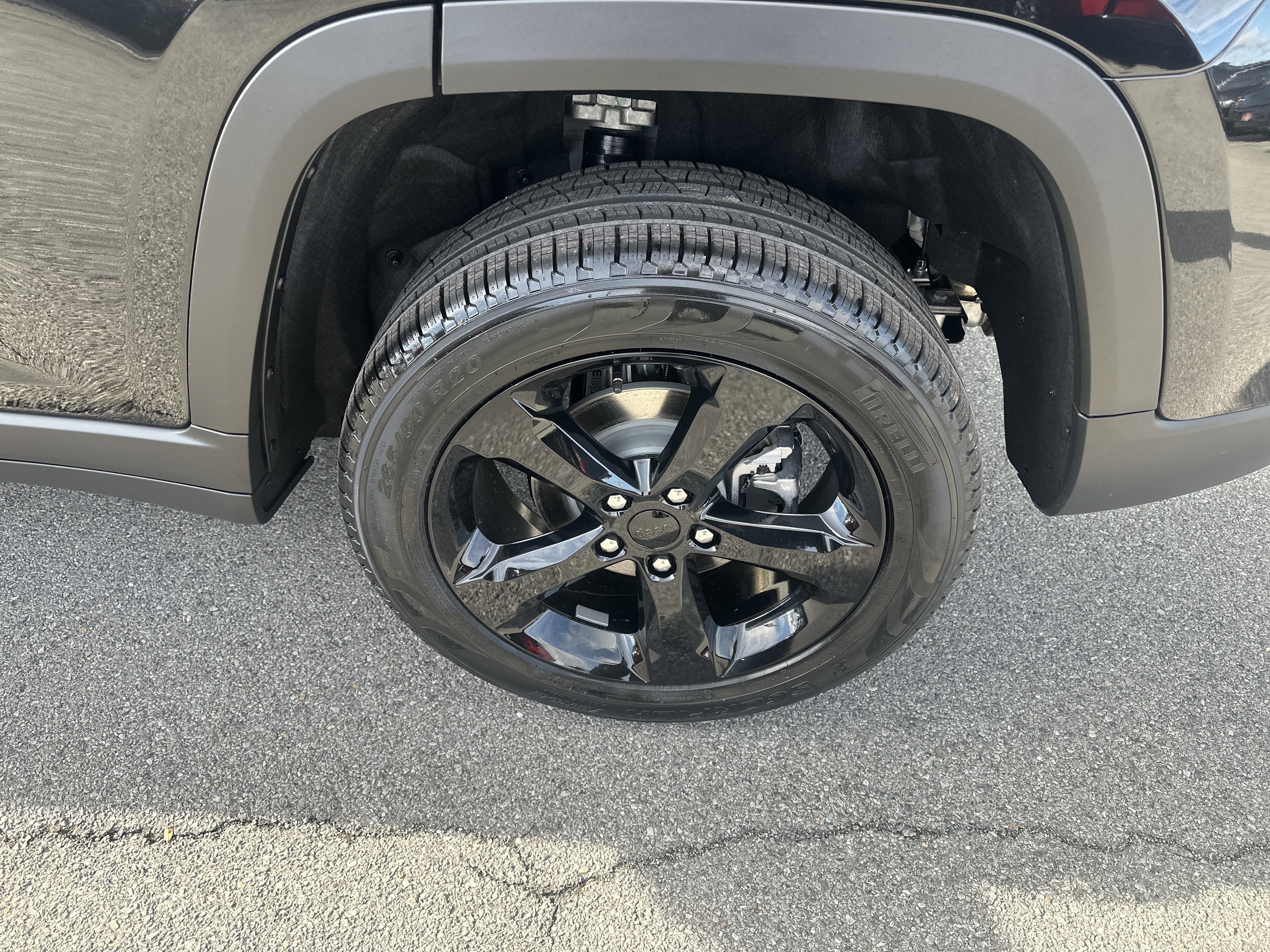New 2025 Jeep Grand Cherokee Limited w/ Black Appearance Package AWD/4WD image 20