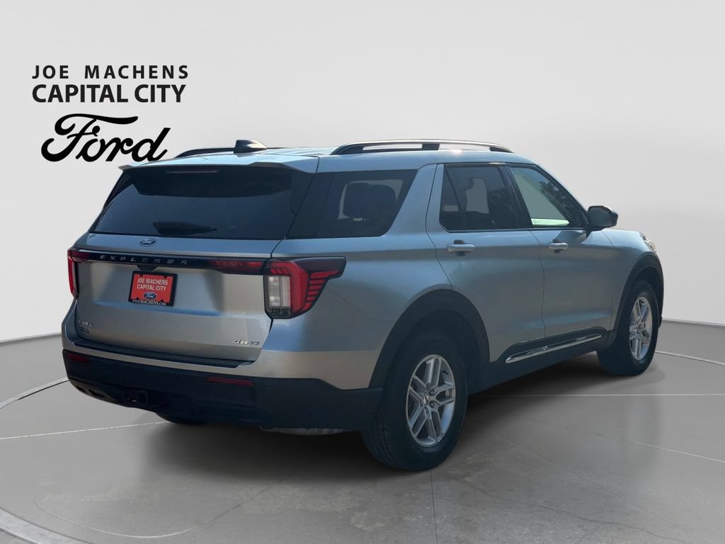 Used 2025 Ford Explorer Active AWD/4WD image 5