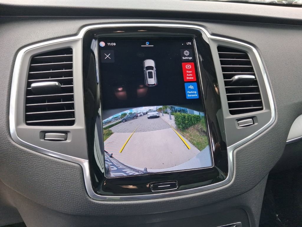 Used 2023 Volvo XC90 B5 Core w/ Protection Package Premier image 23