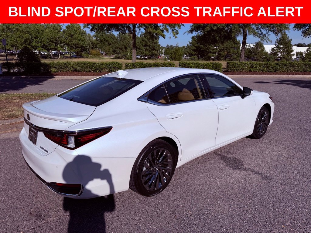 Certified 2025 Lexus ES 300h w/ Luxury Package FWD image 7
