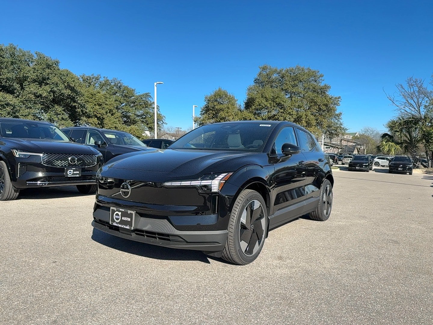 New 2026 Volvo EX30 Ultra w/ Climate Package AWD/4WD image 2