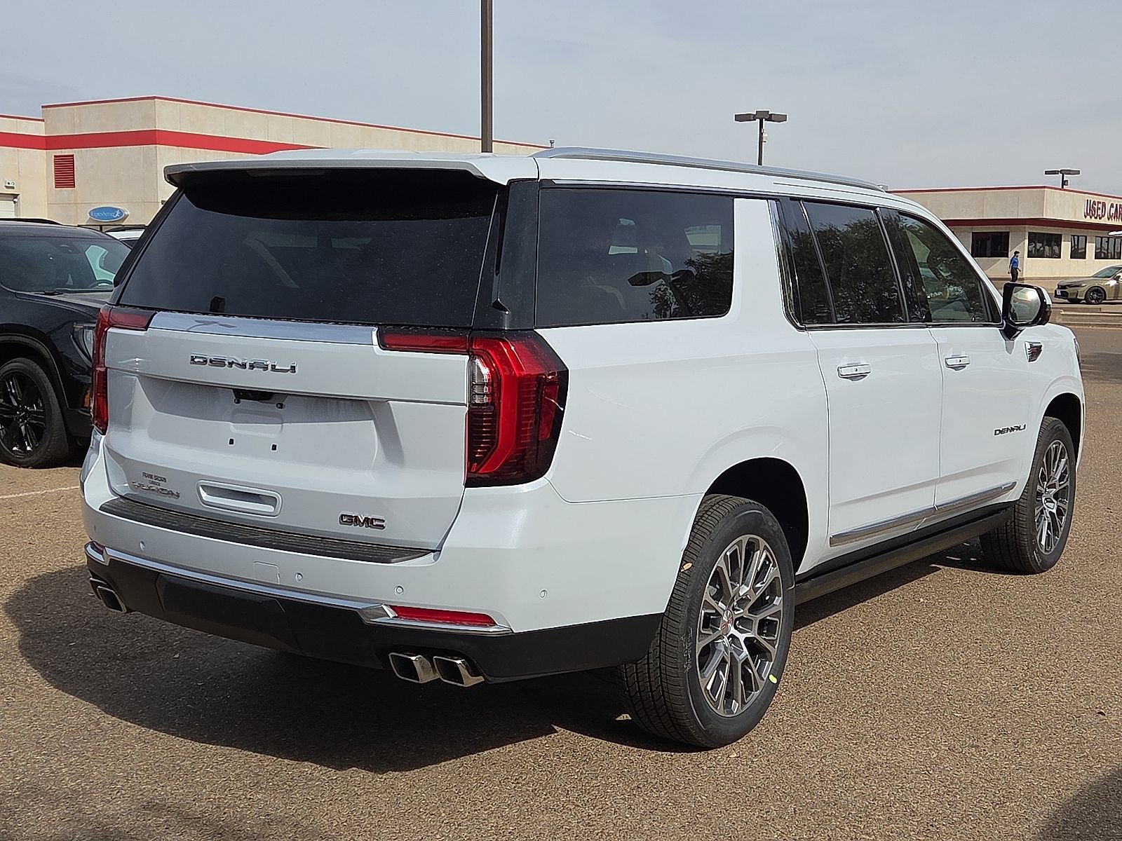 New 2026 GMC Yukon XL Denali w/ Denali Reserve Package AWD/4WD image 3