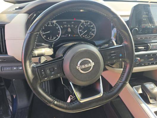 Used 2023 Nissan Pathfinder SL AWD/4WD image 11