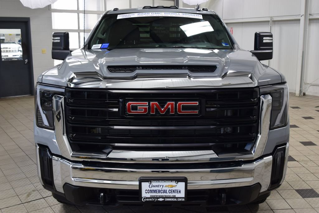 Used 2025 GMC Sierra 3500 Pro w/ Convenience Package image 2