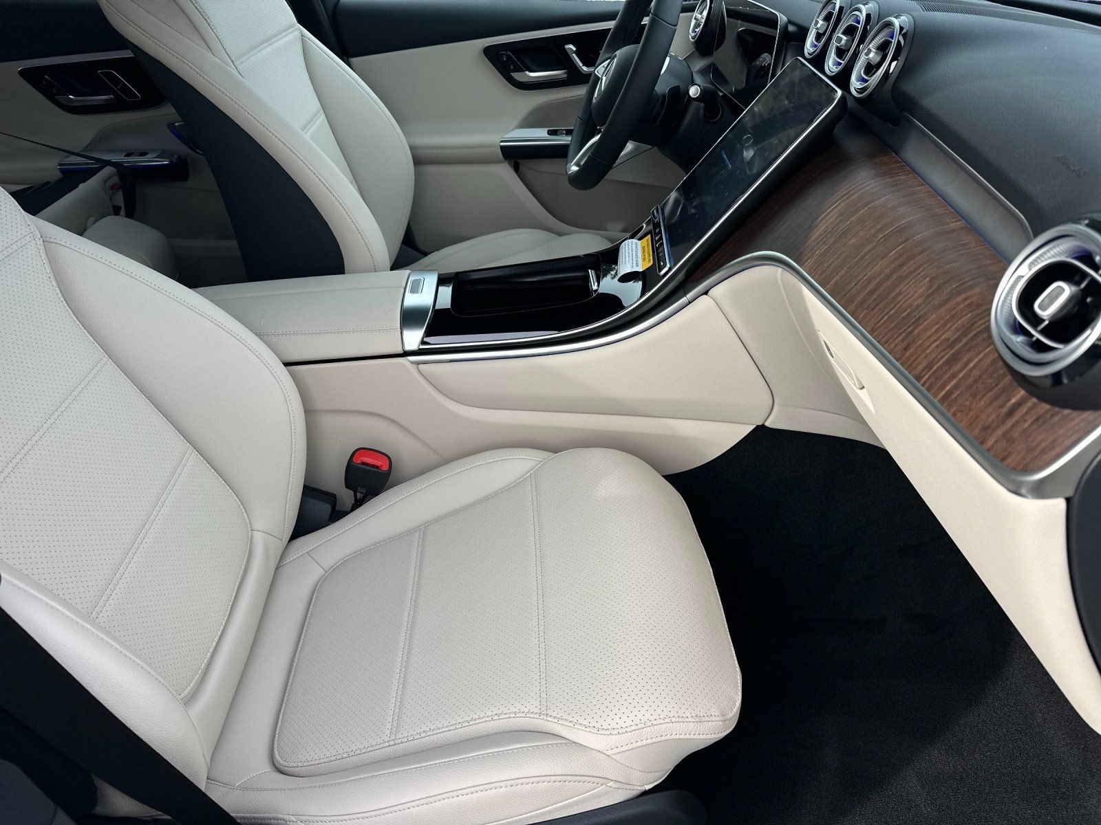 New 2026 Mercedes-Benz GLC 300 4MATIC image 16