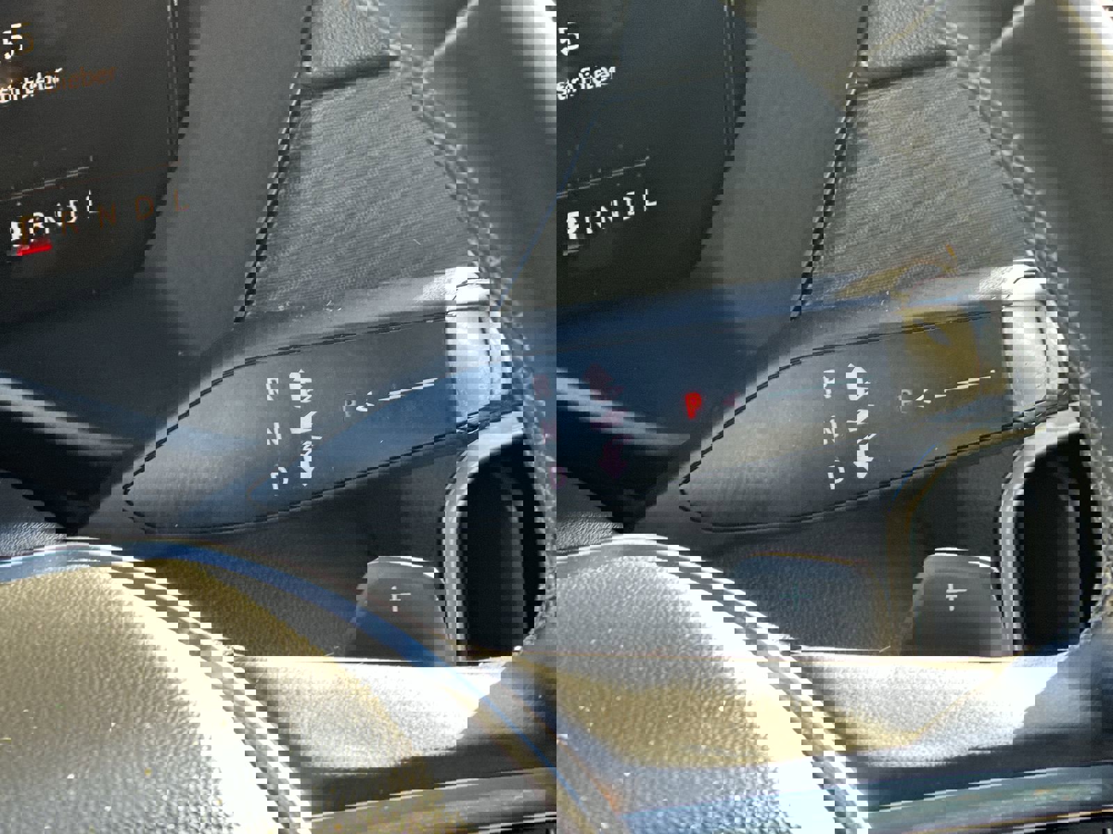 Certified 2025 GMC Acadia Elevation image 30