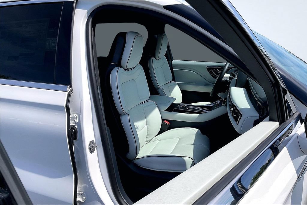 New 2026 Lincoln Aviator Black Label w/ Dynamic Handling Package AWD/4WD image 10