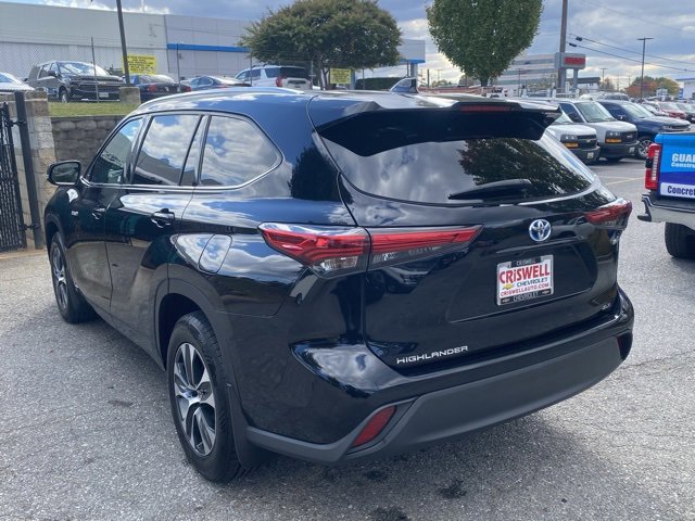 Used 2021 Toyota Highlander XLE image 5
