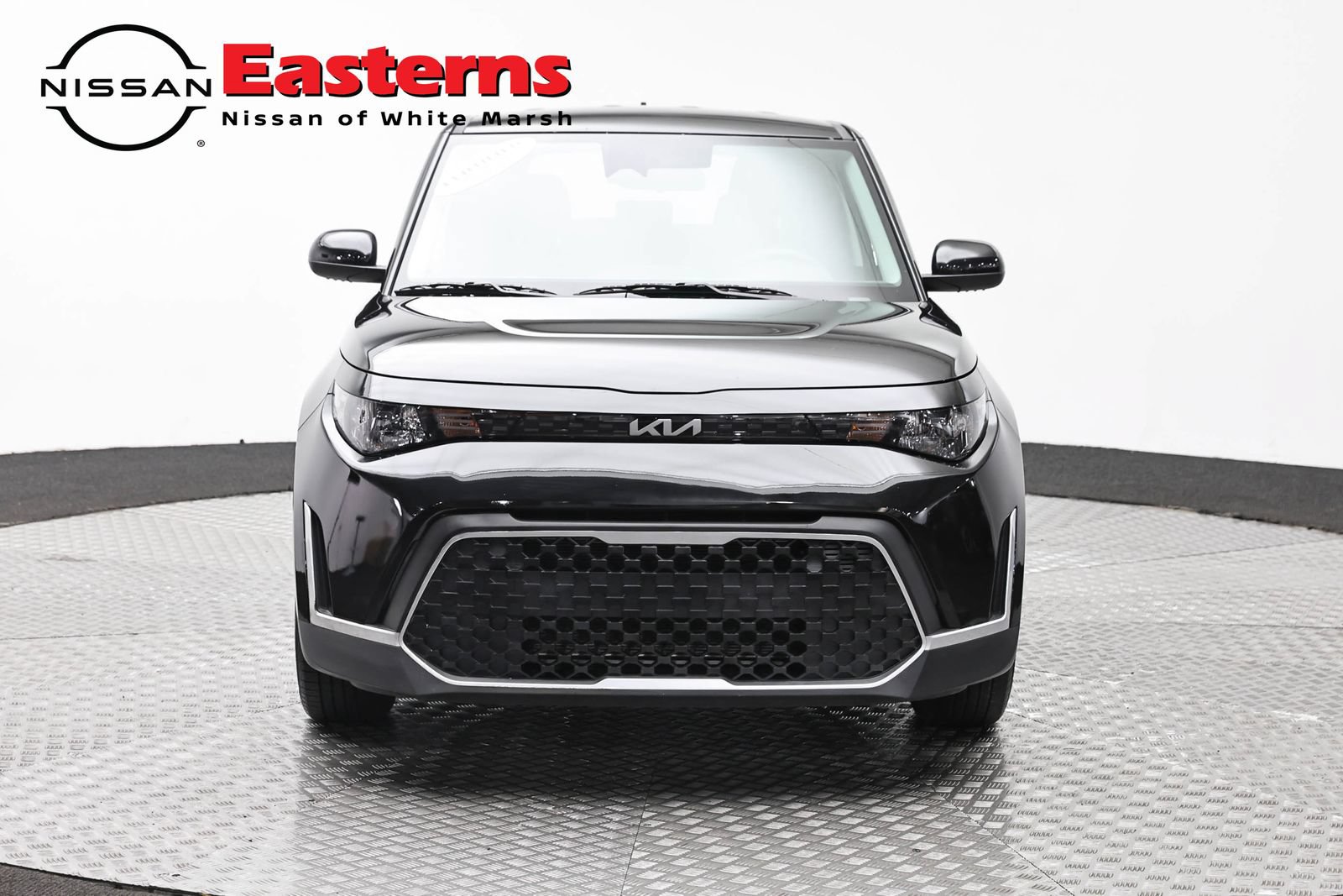 Used 2025 Kia Soul LX w/ LX Technology Package FWD image 2
