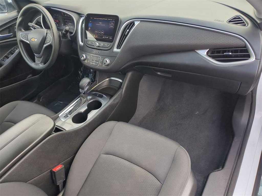 Used 2022 Chevrolet Malibu LT image 28