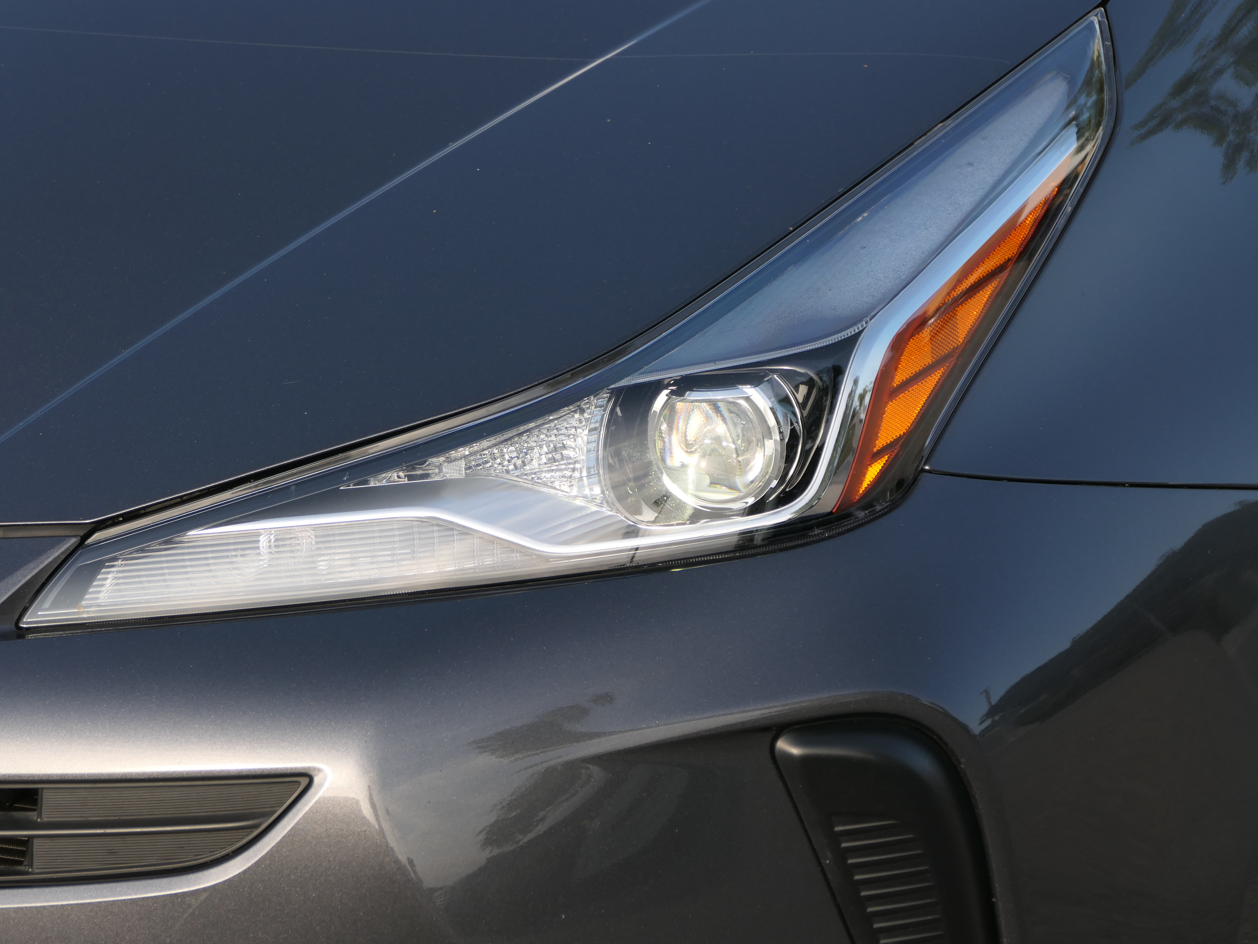 Used 2022 Toyota Prius L Eco FWD image 9