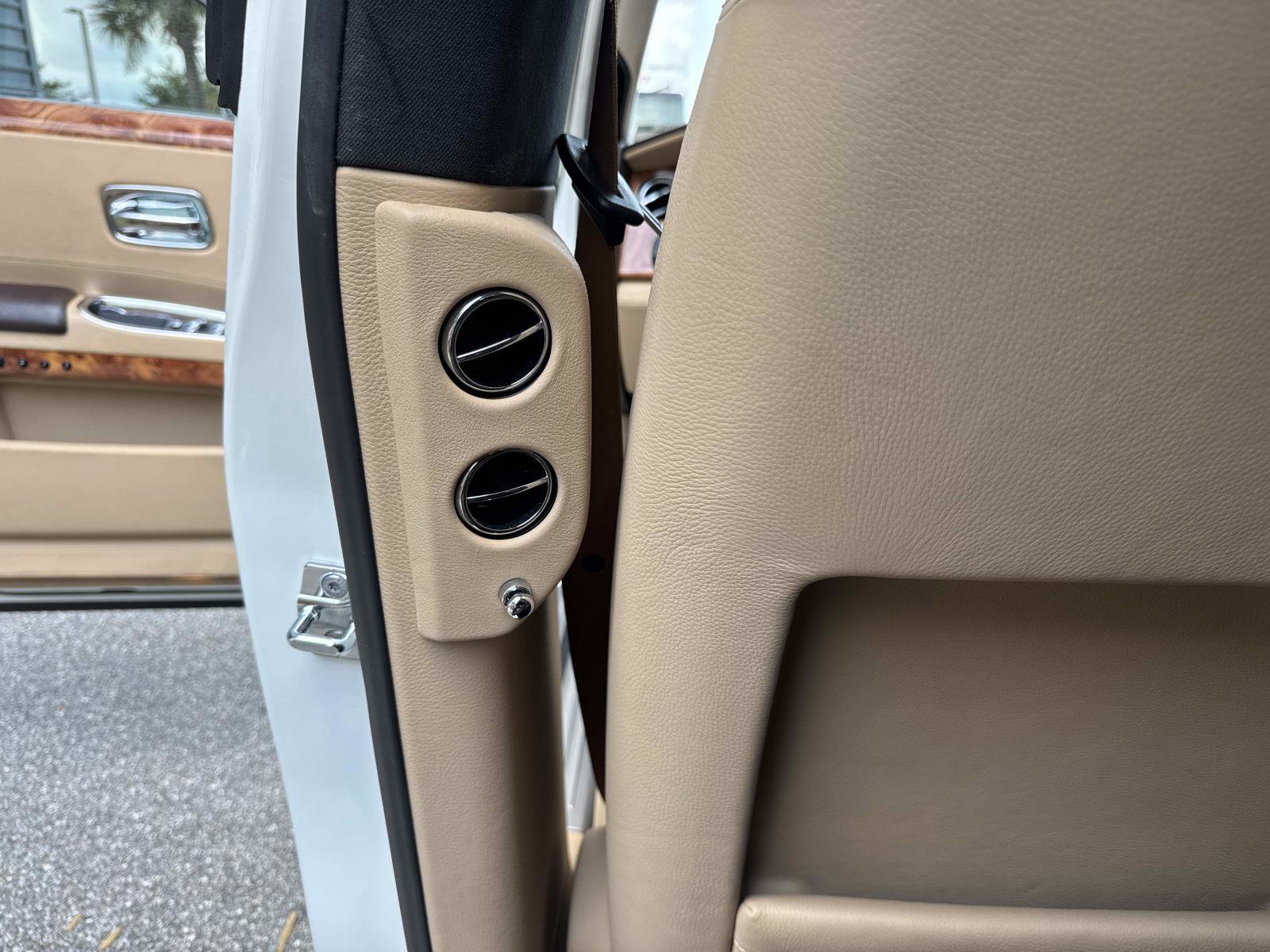 Used 2012 Rolls-Royce Ghost RWD image 28