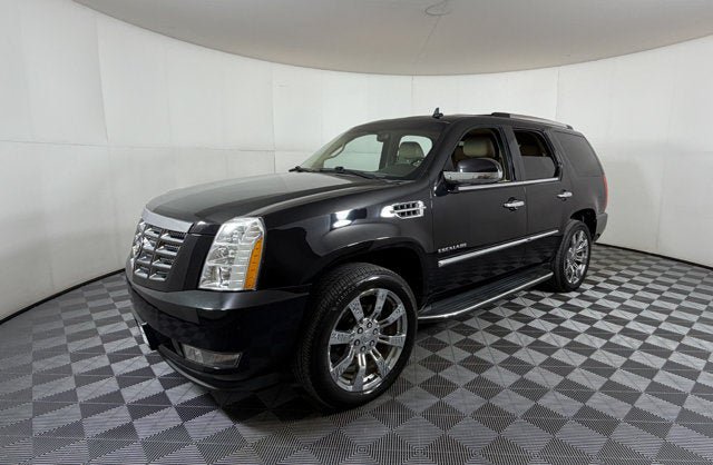 Used 2012 Cadillac Escalade AWD image 2