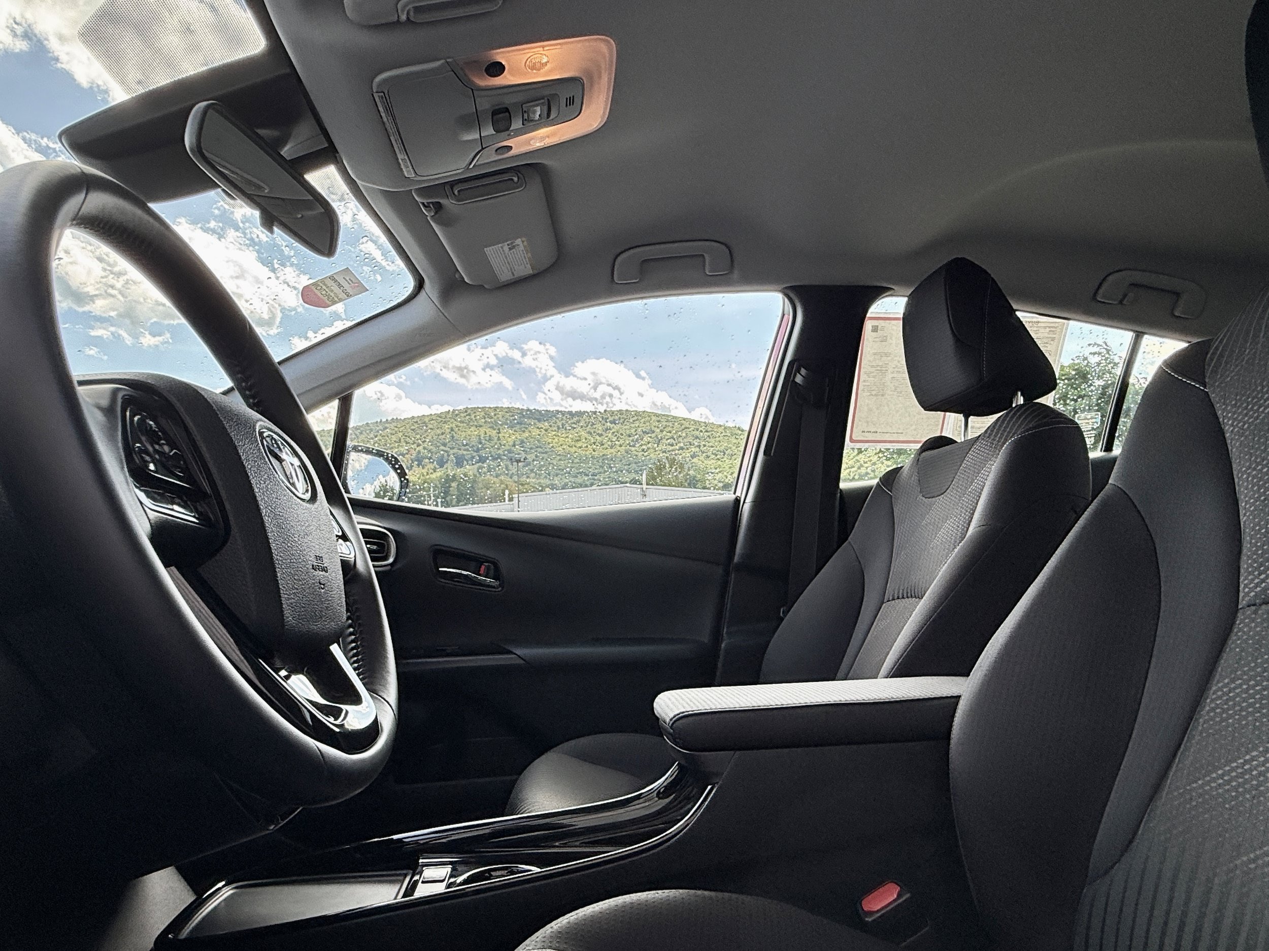 Certified 2020 Toyota Prius Prime LE w/ Carpet Mat Package FWD image 7
