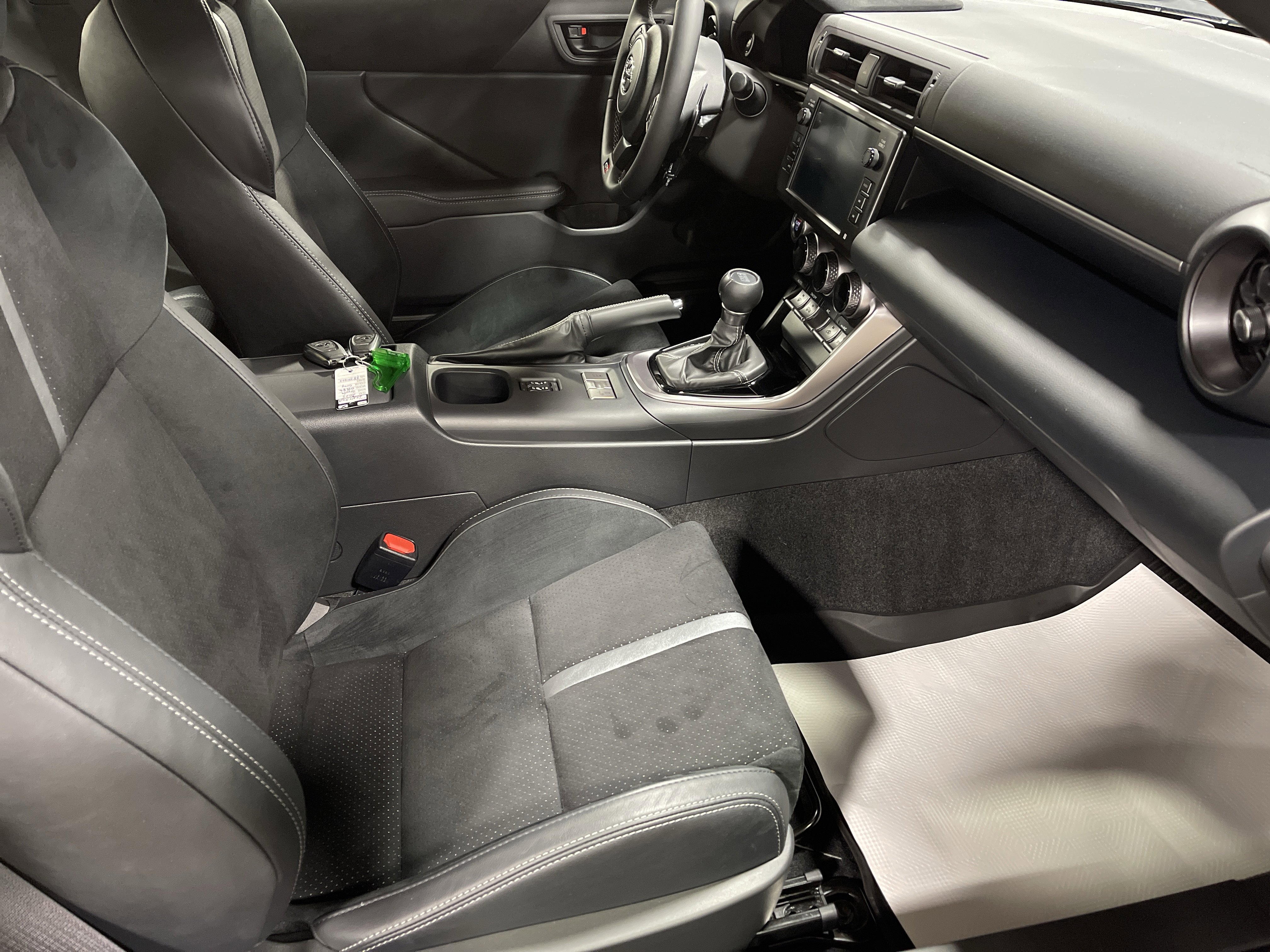 Used 2025 Toyota GR86 Premium w/ ALL Weather Mat Package (TMS) image 13