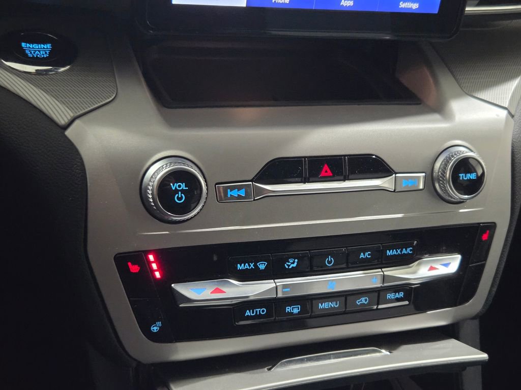 Used 2023 Ford Explorer XLT w/ Equipment Group 202A image 26