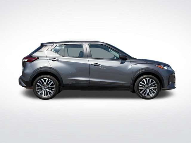 Used 2024 Nissan Kicks SV FWD image 7
