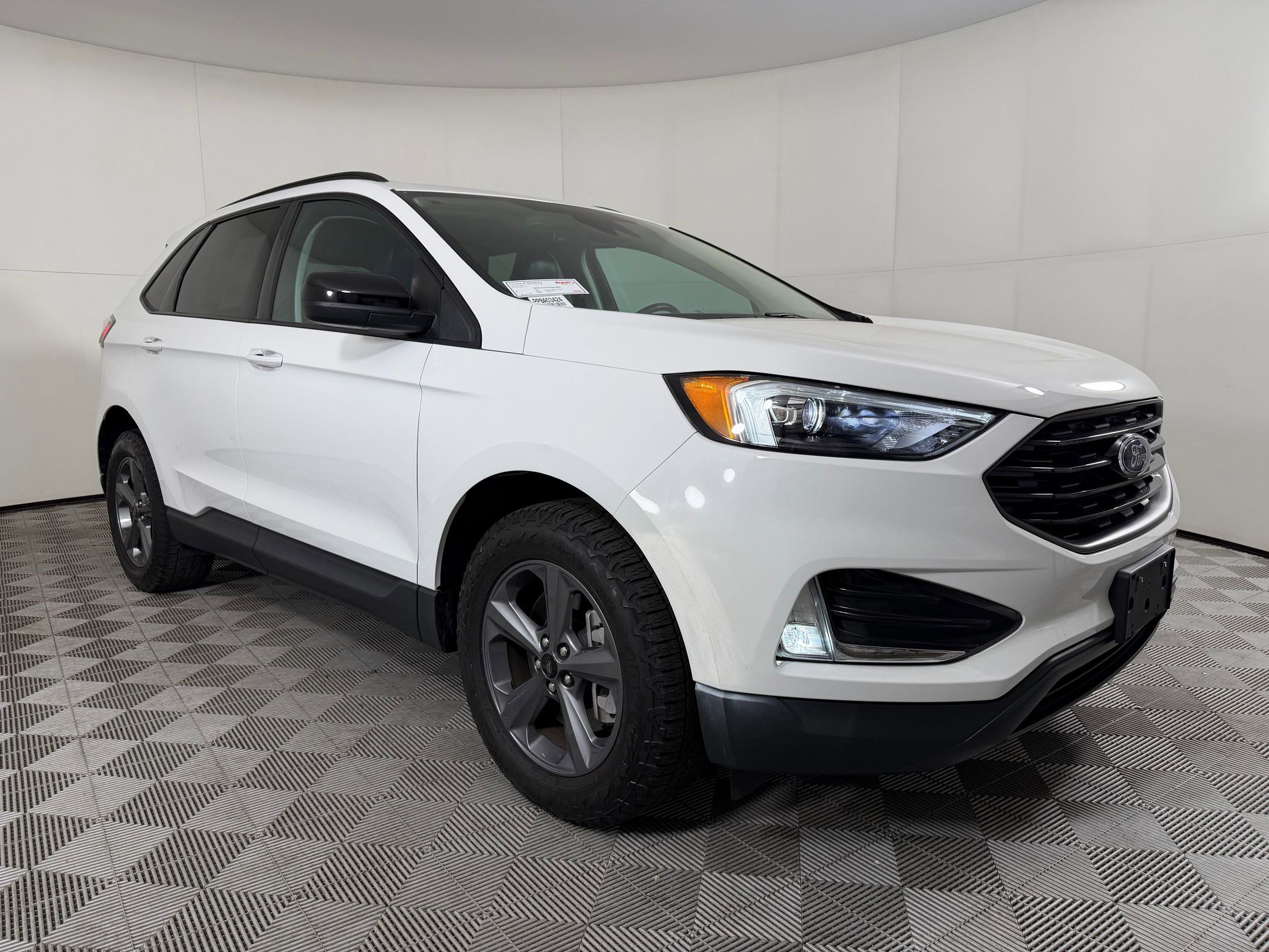 Used 2023 Ford Edge SEL w/ Sport Appearance Package AWD/4WD image 6