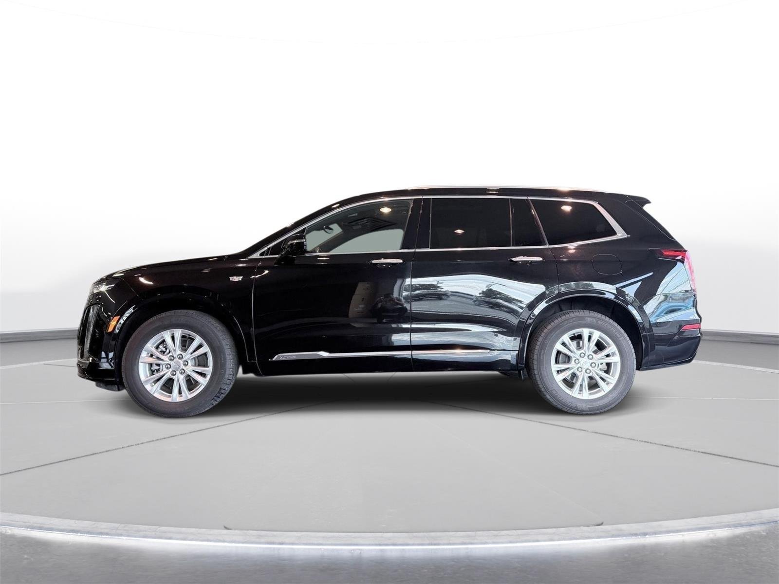 Certified 2024 Cadillac XT6 Luxury w/ LPO, Floor Liner Package AWD/4WD image 13