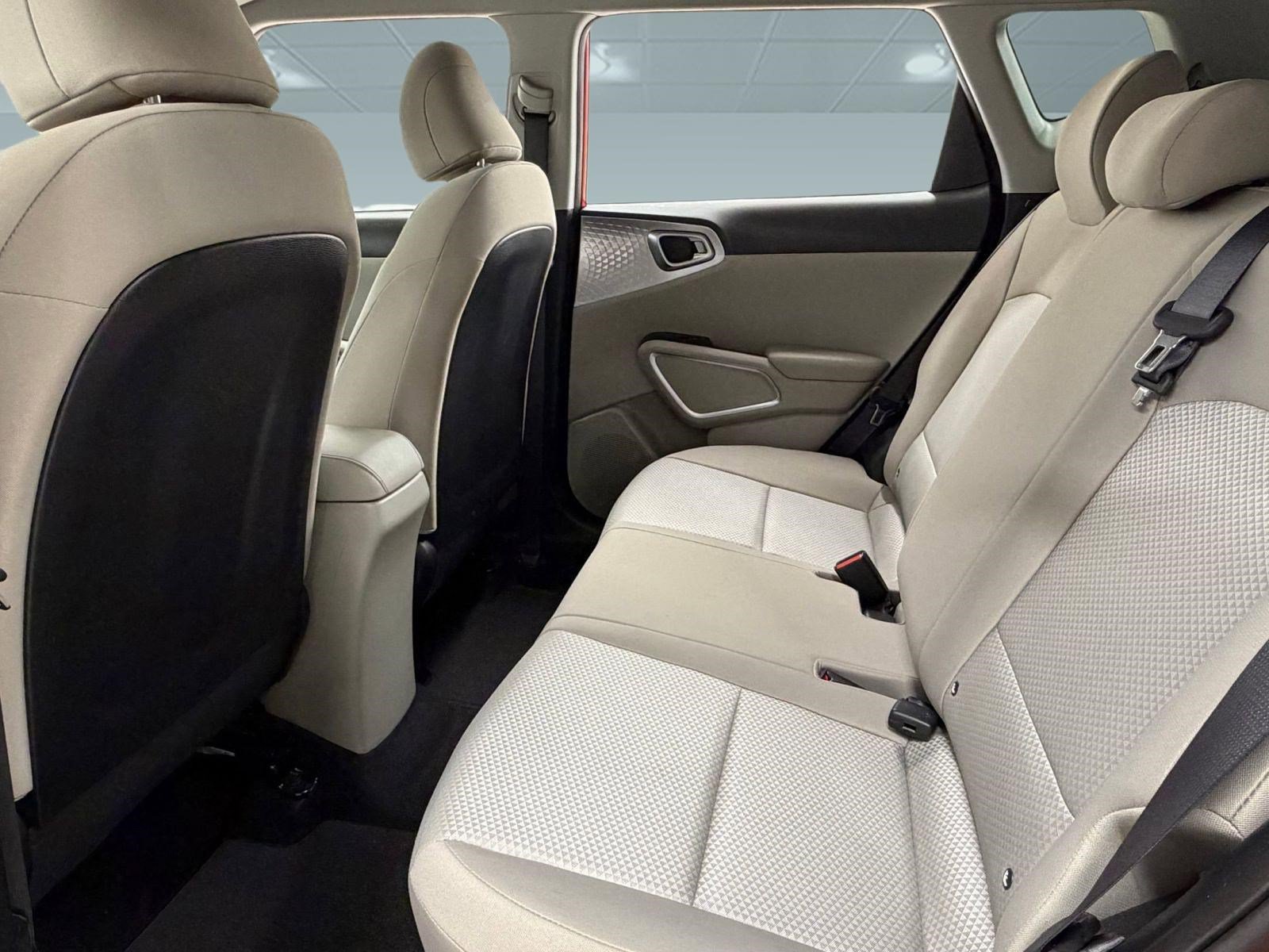 Used 2023 Kia Soul LX FWD image 18