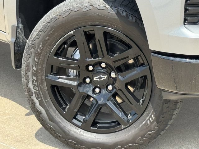 Used 2025 Chevrolet Silverado 1500 Custom Trail Boss w/ Turbomax Blackout Package AWD/4WD image 30