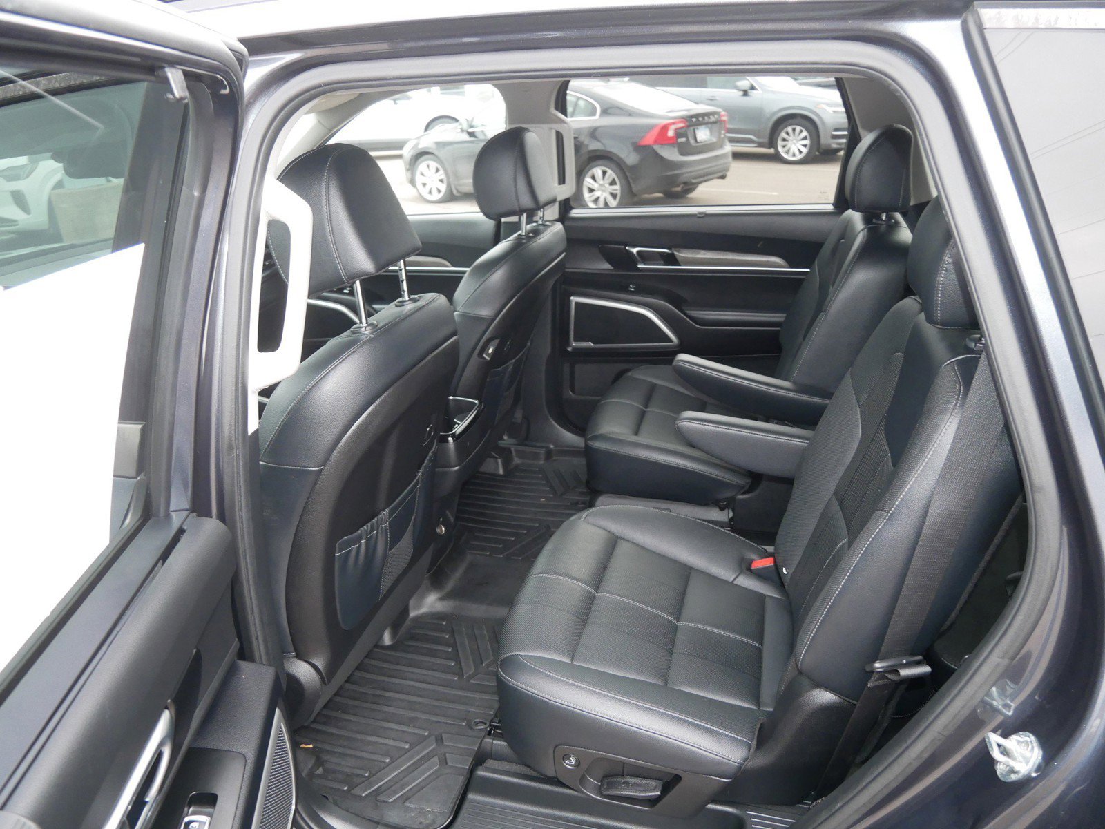 Used 2022 Kia Telluride EX w/ EX Premium Package image 11