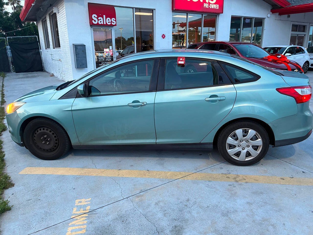 Used 2012 Ford Focus SE FWD image 4