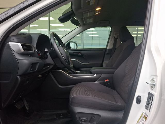 Used 2021 Toyota Highlander LE image 13