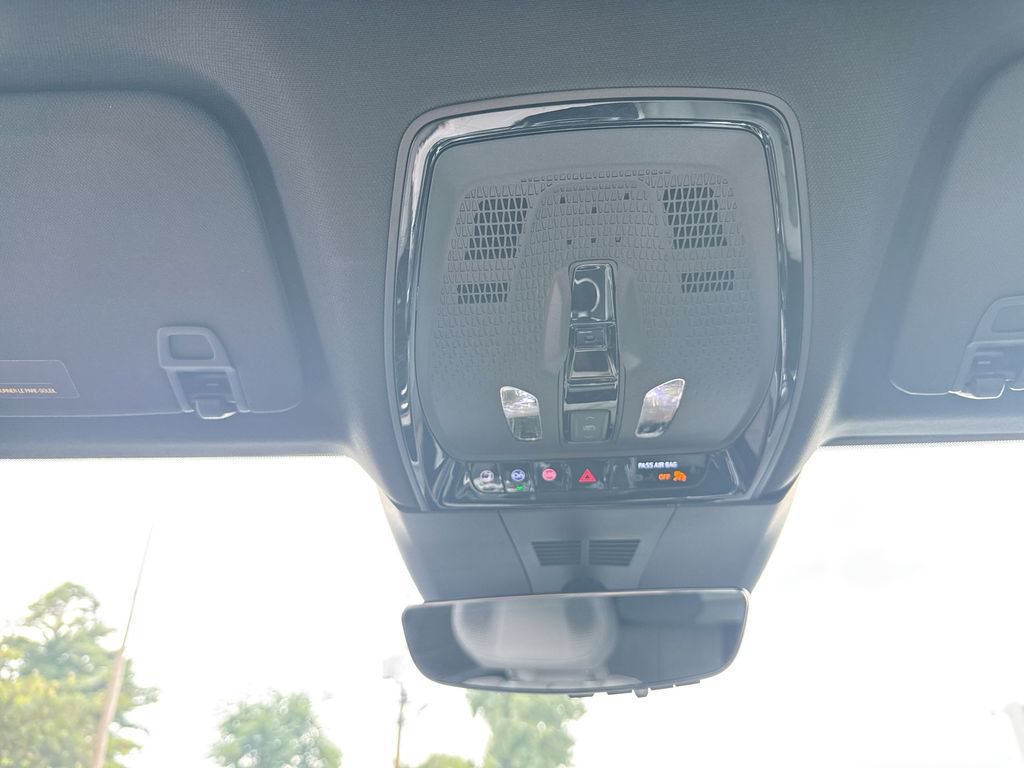 Used 2023 Cadillac Lyriq 2WD image 19