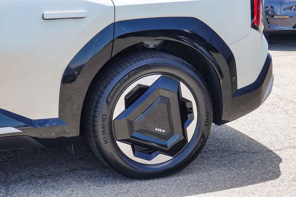 Certified 2024 Kia EV9 Land AWD/4WD image 10