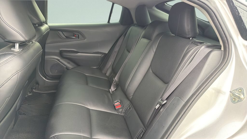 Used 2025 Toyota Prius LE FWD image 31