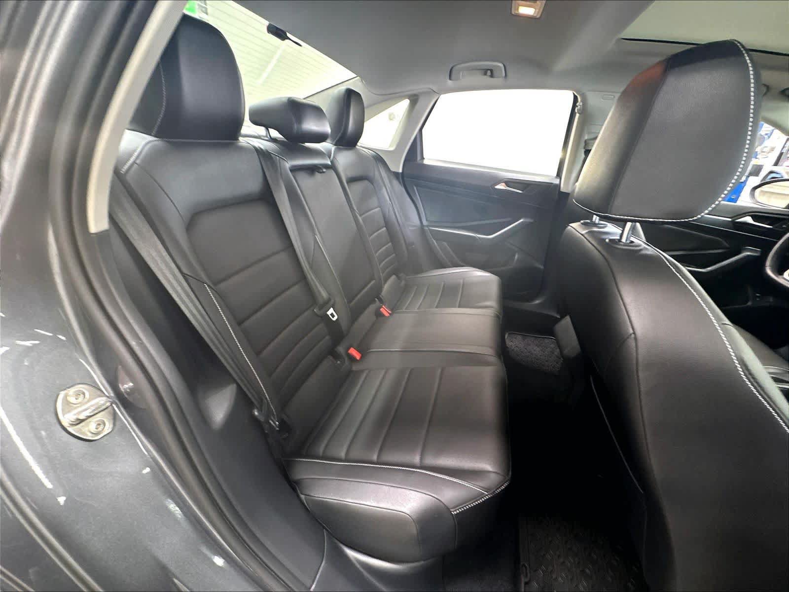 Used 2023 Volkswagen Jetta SE w/ Panoramic Sunroof Package FWD image 27