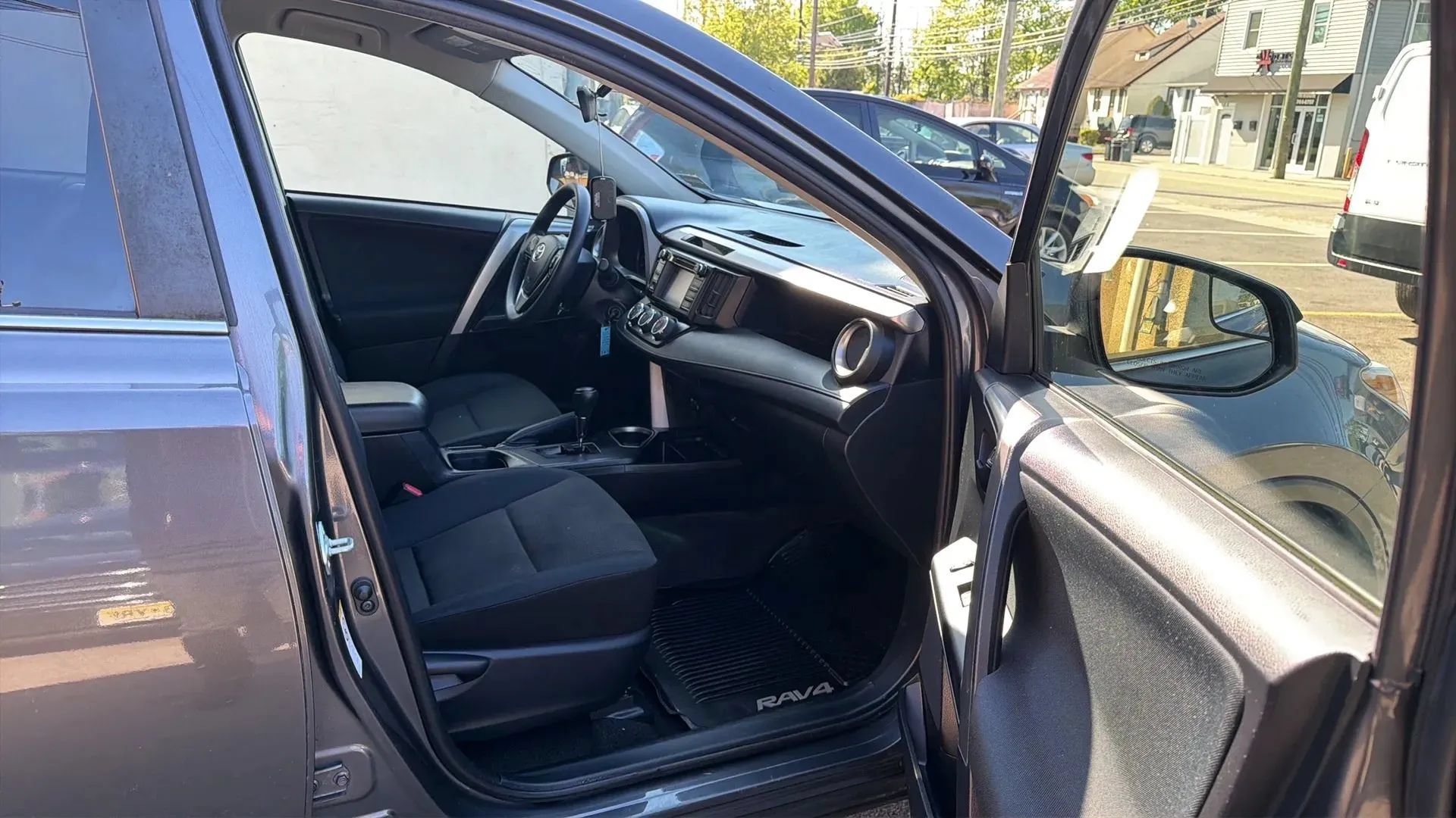 Used 2017 Toyota RAV4 LE w/ All Weather Liner Package AWD/4WD image 25
