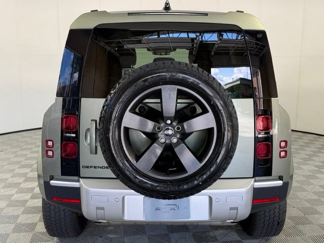 Used 2025 Land Rover Defender 110 S AWD/4WD image 7