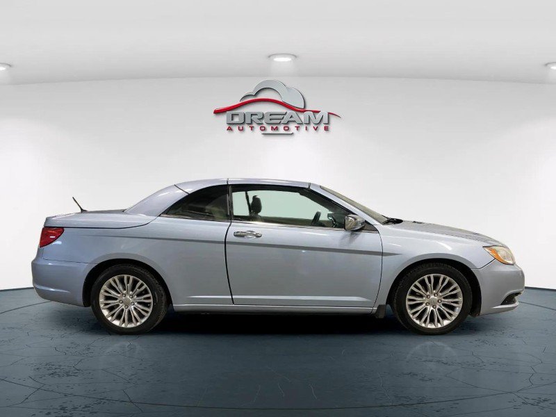 Used 2013 Chrysler 200 Limited FWD image 19