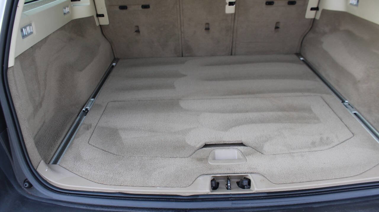 Used 2013 Volvo XC70 3.2 image 21