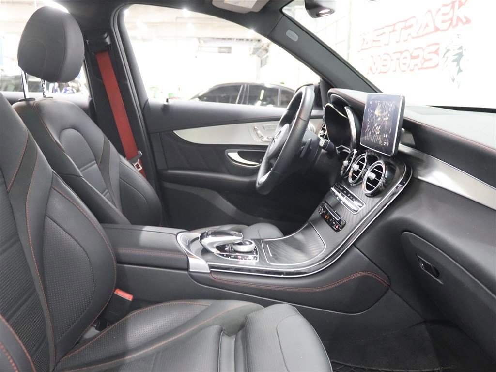 Used 2018 Mercedes-Benz GLC 43 AMG 4MATIC image 18