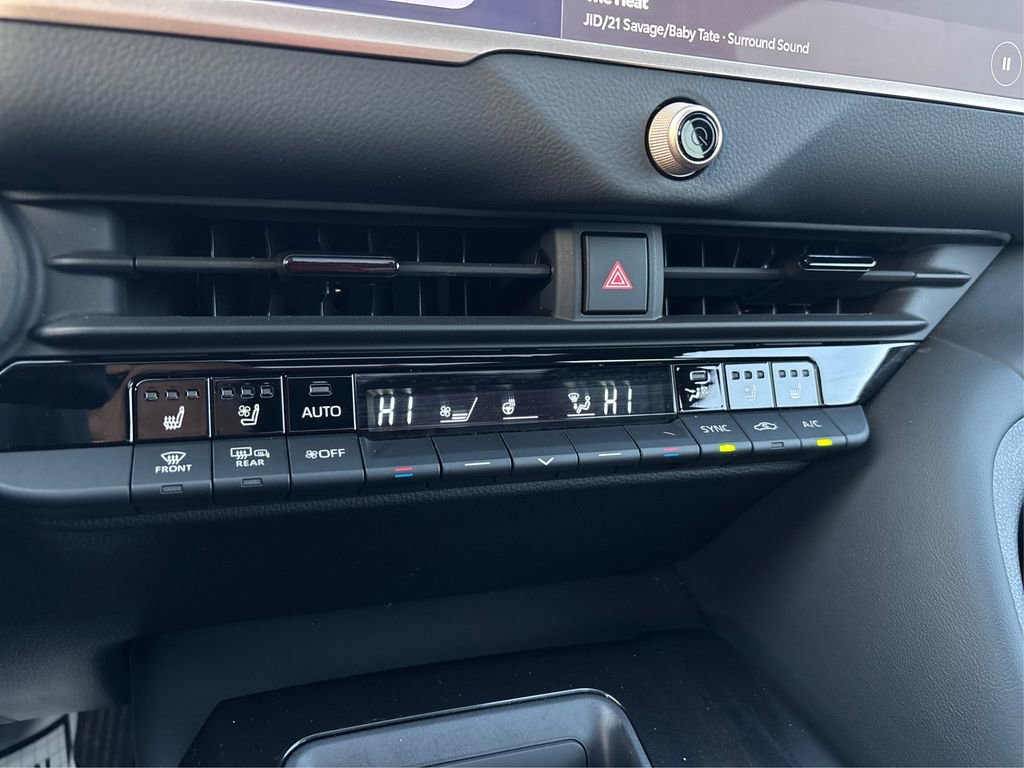 Used 2025 Toyota Crown Signia w/ Advanced Technology Package image 35