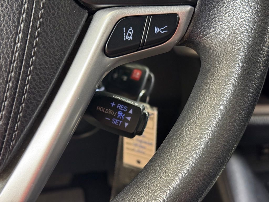 Used 2018 Toyota Highlander LE FWD image 33