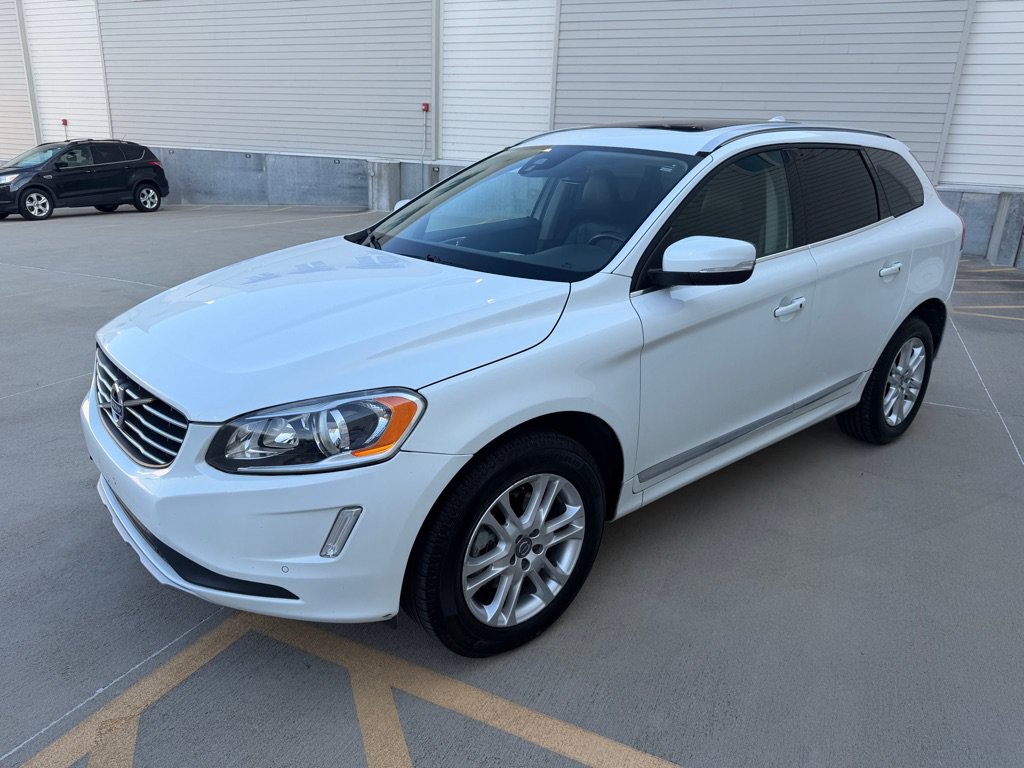 Used 2016 Volvo XC60 T5 Premier w/ Proximity Package FWD image 7