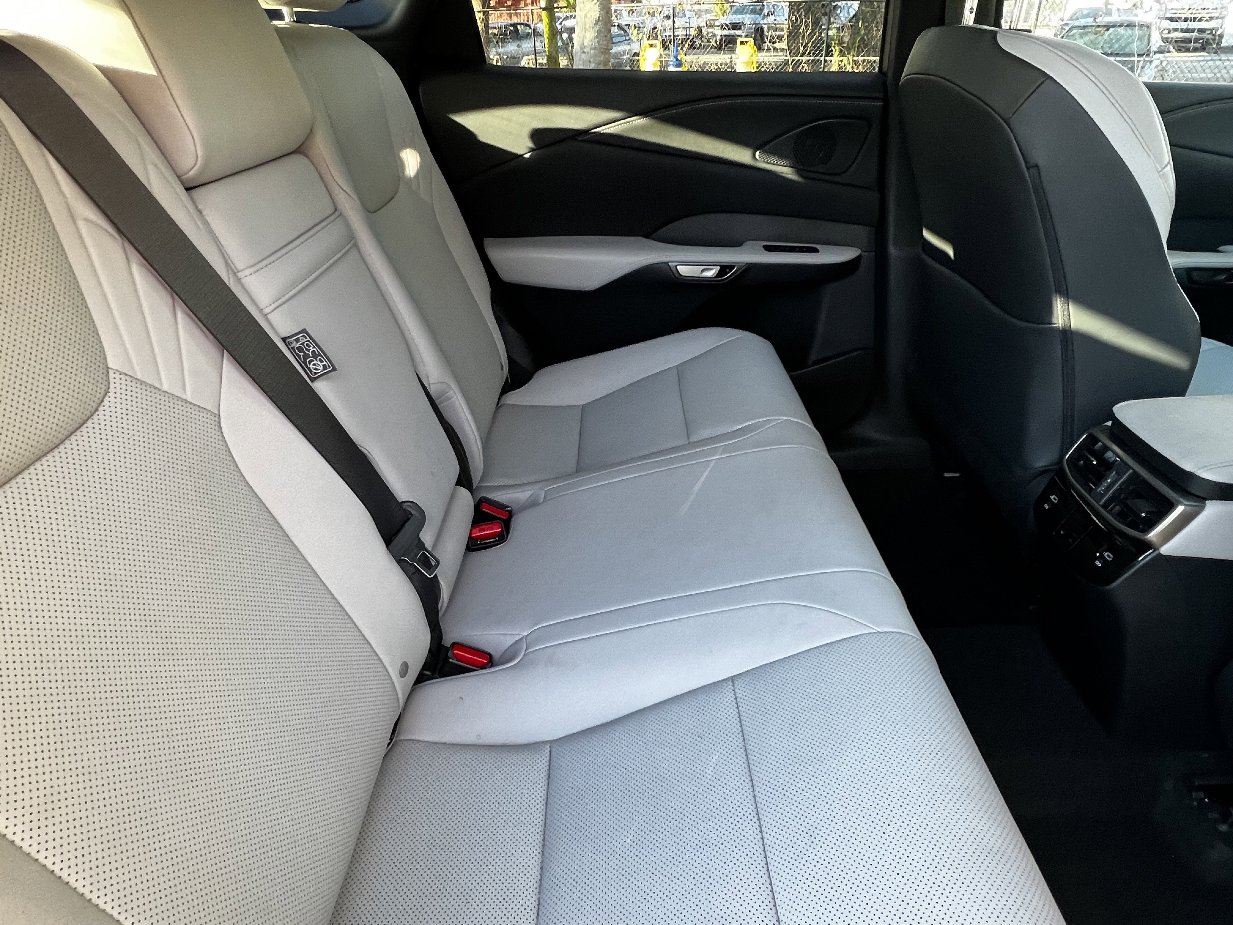 Used 2023 Lexus RX 350h image 40