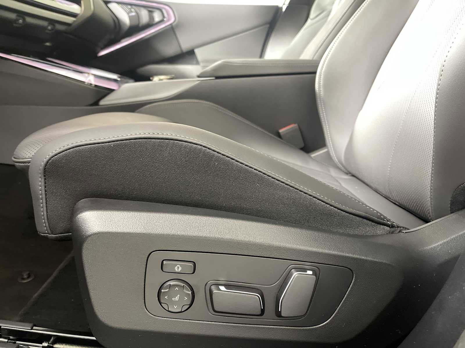 Certified 2025 BMW X3 xDrive30i w/ Convenience Package image 10