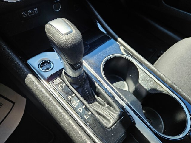 Used 2024 Nissan Altima 2.5 SV FWD image 32