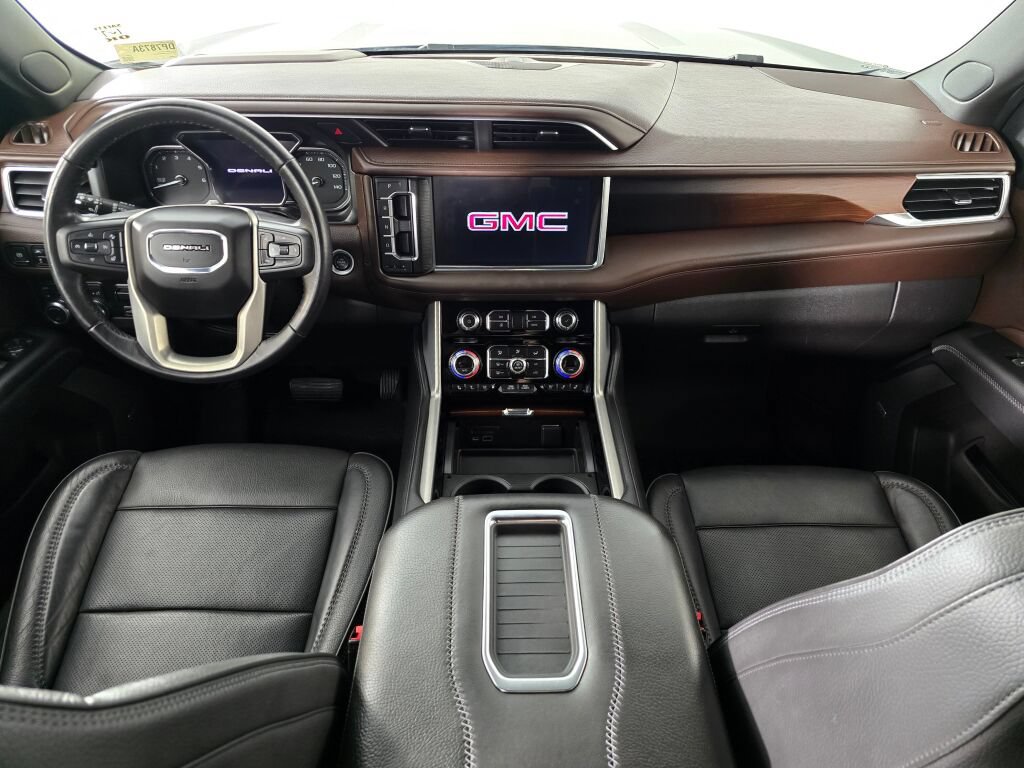 Used 2021 GMC Yukon Denali w/ Denali Ultimate Package AWD/4WD image 18