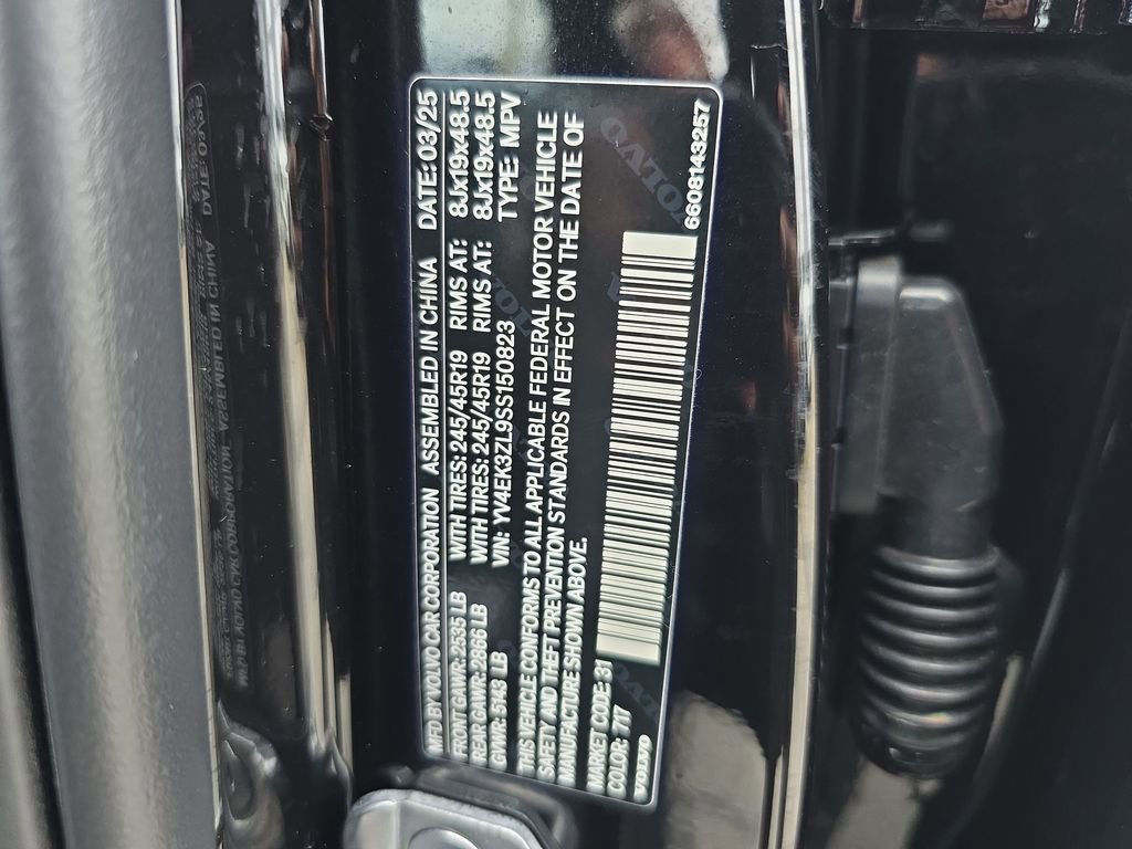 Certified 2025 Volvo EX30 Ultra w/ Climate Package image 35