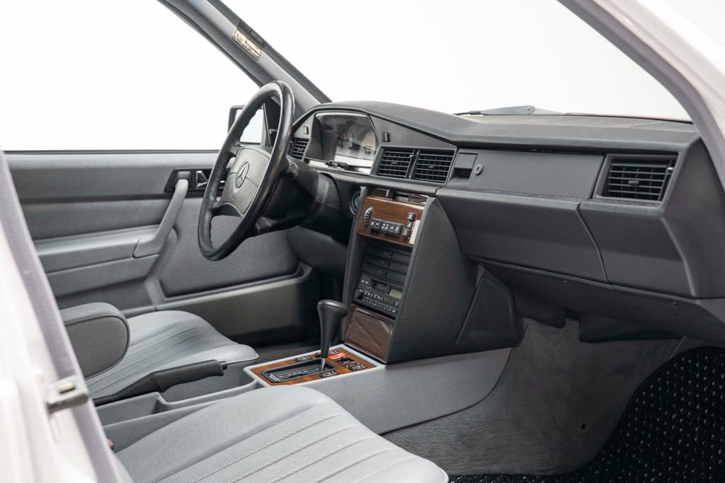 Used 1991 Mercedes-Benz 190 E 2.6 image 38