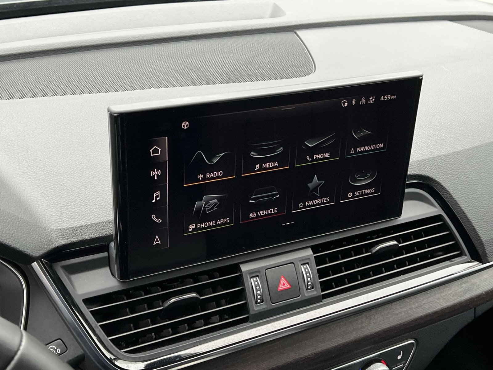 Used 2023 Audi Q5 2.0T Premium w/ Convenience Package AWD/4WD image 18