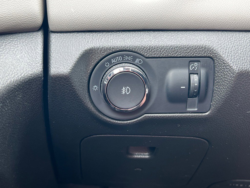 Used 2015 Chevrolet Cruze LT w/ RS Package image 15