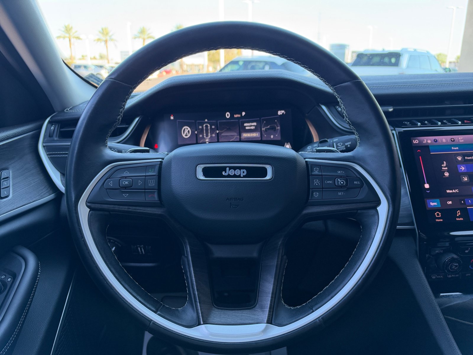 Used 2022 Jeep Grand Cherokee L Limited AWD/4WD image 9