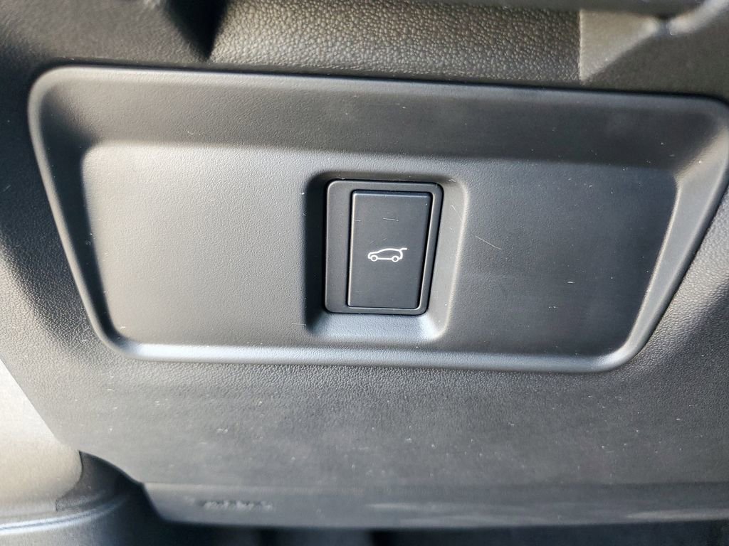 Used 2025 Land Rover Discovery Sport S image 20